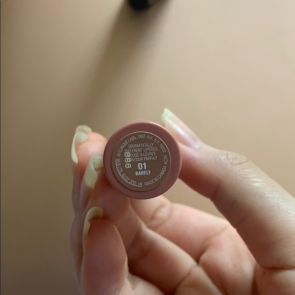 Clinque brand NEW makeup - Picture 2 of 7